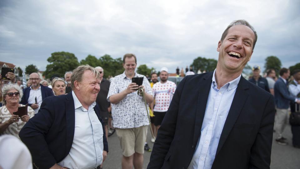 Tour-løbsdirektør Christian Prudhomme (th.), her sammen med forhenværende statsminister Lars Løkke Rasmussen, var imponeret over den danske Grand Départ. <i>Tim Kildeborg Jensen/Ritzau Scanpix</i>
