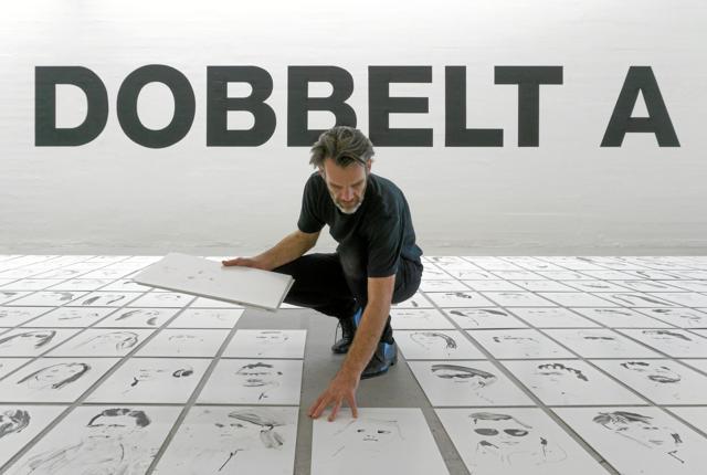 Thomas Dausell har tegnet 1023 aalborgensere i løbet af de seneste to år. Nu bliver tegningerne udstillet