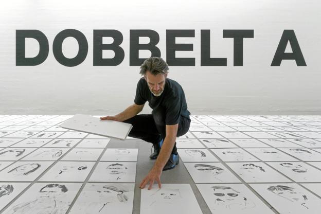 Thomas Dausell har tegnet 1023 aalborgensere i løbet af de seneste to år. Nu bliver tegningerne udstillet