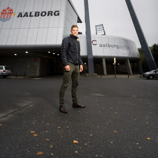 Kasper Risgård - midtbanespiller for AaB - portrætteret på Aalborg Portland Park Arena. Foto: Nicolas Cho Meier