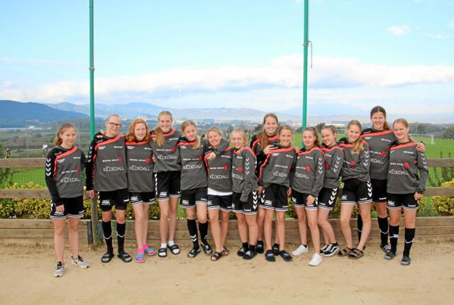 Pigerne, der deltog i Costa Brava Cup. Privatfoto