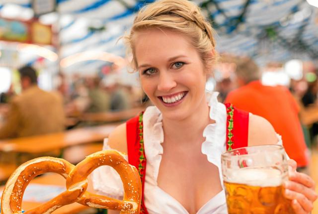 I Tyskland er Oktoberfest en stor tradition. I Danmark slår byggevarehuset Bauhaus også dørene op for den storslåede tyske stemning den 28. og 29. oktober.