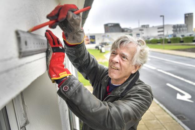 Aarhus-kunstneren Søren Elgaard går til opgaven med millimeter-præcision, og intet bliver overladt til tilfældighederne. <i>Michael Koch</i>