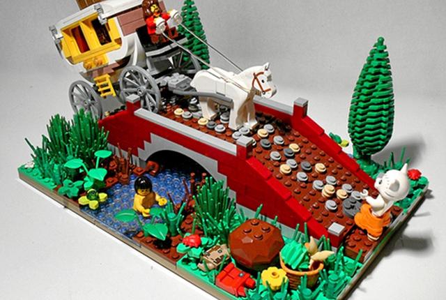 I efterårsferien kan børn og voksne gå på biblioteket og bygge med Lego. Privatfoto
