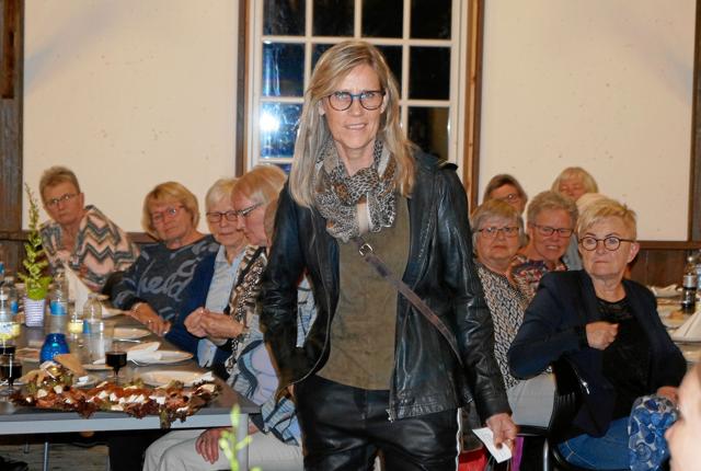 Jette Klokkerholm præsenterede tøjmoder fra Martens.