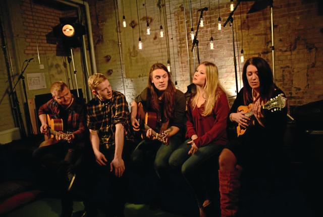 The Raggedy Anns har sine rødder i det nordjyske, hvor bandets medlemmer i sommeren 2015 fandt sammen om en fælles kærlighed for akustisk og intens musik.