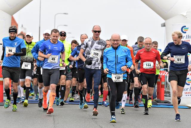 Hvert år valfarter flere tusinde glade løbere til Skagen i starten af oktober måned for at deltage.Arkivfoto: Bent Bach