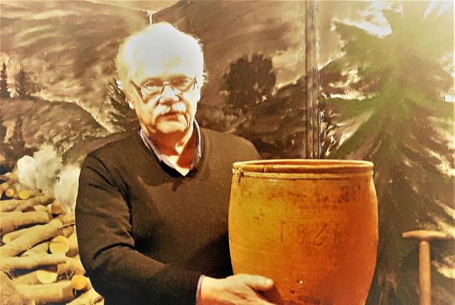 Museumsinspektør Jørn Østergaard og Museum Rebild har i sommermånederne ekstra fokus på et af egnens gamle håndværk, pottemageri.  Privatfoto