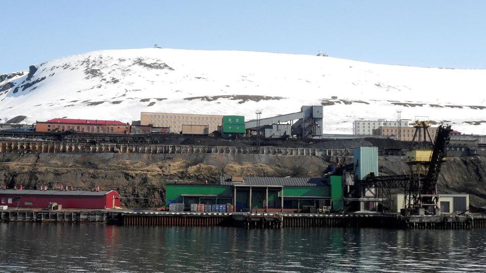 Den russiske kulmineby Barentsburg er centrum i strid mellem Norge og Rusland. <i>Reuters Staff/Reuters</i>