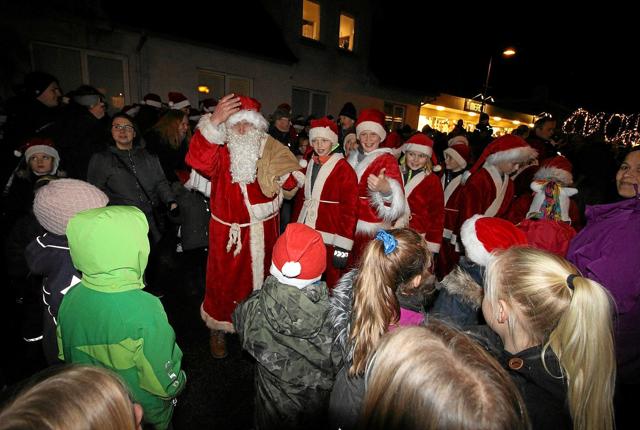 Julemanden kommer med sine nisser til Dronninglund på fredag for at tænde byens store juletræ. Foto: Jørgen Ingvardsen