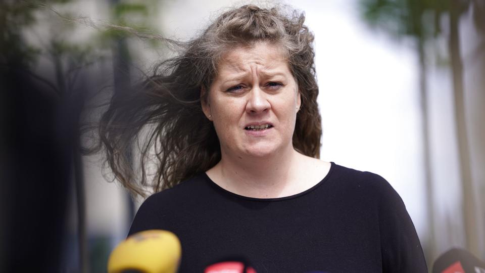 Field's-talsperson Stine Rysgaard har tirsdag udtalt sig til pressen efter søndagens skyderi. <i>Liselotte Sabroe/Ritzau Scanpix</i>