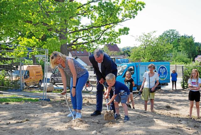 Første spadestik er taget til det nye Børnehus i Hareskovby i Furesø Kommune. Foto: BJERG Arkitektur.