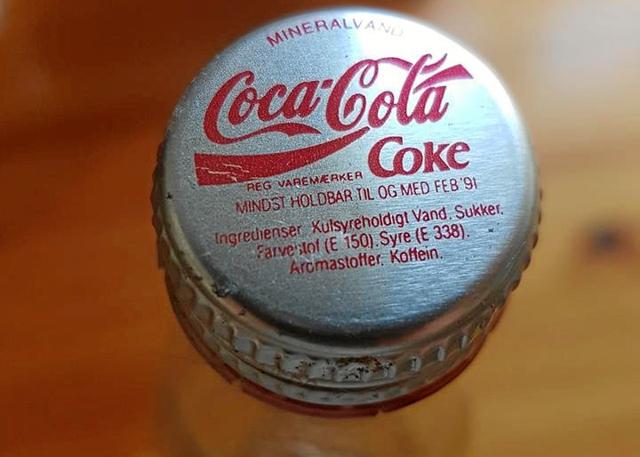 En cola af ældre dato, der ikke fristede nogen af de tørstige indsamlere. Privatfoto
