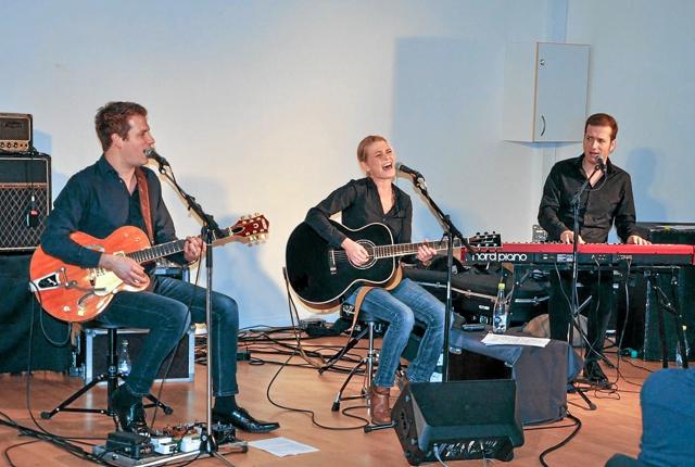 Torsdag 22. november er der musikalsk fest i Bønnehuset med Michelle Birkballe & Brdr. Baumgartner. Foto: Privatfoto