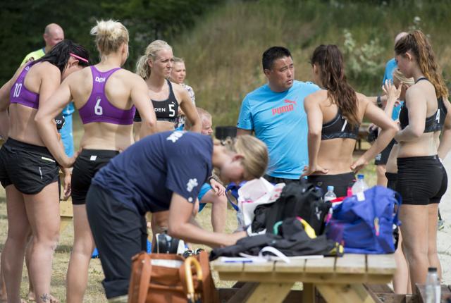Udvælgelsen af den danske VM trup i strandhåndbold for kvinder er i fuld gang - og på fredag rykker de til Fjerritslev, hvor man kan få lov til at opleve kvinderne i aktion. Privatfoto