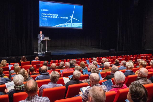 I lørdags blev det holdt et borgermøde om kystnære vindmøller ud for Frederikshavn. På torsdag holdes endnu et borgermøde. Foto: Kim Dahl Hansen