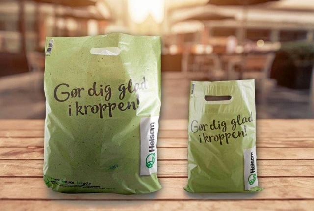 Den miljøvenlige plasticpose hos Helsam koster penge. Privatfoto