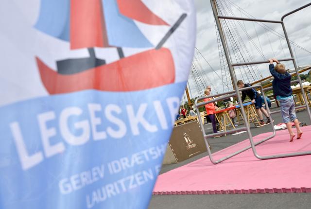 Legeskibet erobrer i år Frederikshavn. Foto: Henrik Bo