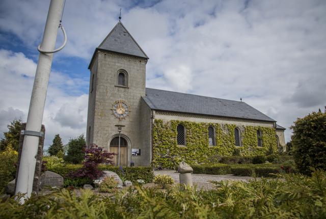 Der skal bygges velfærds- og forsamlingslokale samt nyt kapel til Langeslund Kirke. Arkivfoto: Martin Damgård