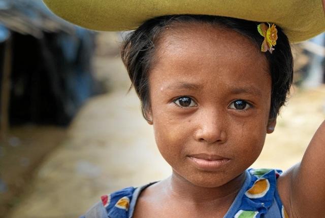 8-årige Sabika bor i verdens største flygtningelejr i Cox’s Bazar i Bangladesh” Fotocredit: Aurelie Marrier d’Unienville