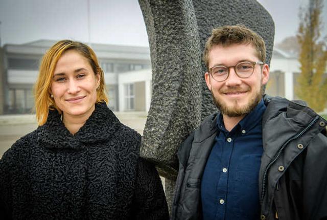 Rosalinde Mynster og Sebastian Jessen er i Aalborg i aften for at præsentere filmen I krig og kærlighed. Du kan stadig nå at komme med. Foto: Peter Broen