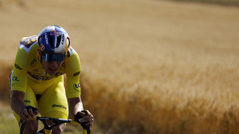Wout van Aert var ustoppelig, da han fik slået hul til sprinterne på 4. etapes sidste stigning. <i>Gonzalo Fuentes/Reuters</i>