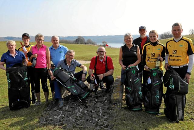 Vinderne af åbningsmatchen i Hobro Golfklub. Foto: TM&E-Air-view.dk