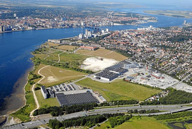 Her ses Stigsborg Havnefront fra luften. PR Foto