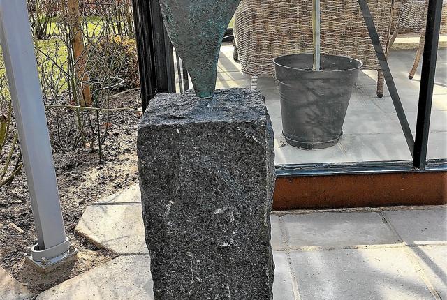 Mogens Nielsen kommer med skulpturer i både sten og bronze til Odd Fellows påskeudstilling. Foto: ...
