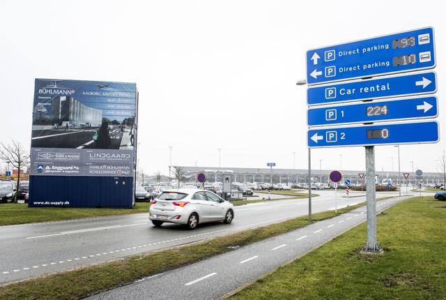 Rejsende fra Aalborg Lufthavn kan se frem til 900 ekstra gratis p-pladser.

Arkivfoto: Henrik Bo <i>Foto: Henrik Bo</i>
