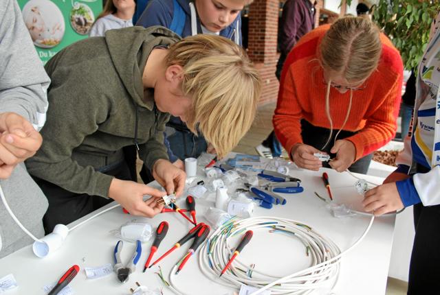 160 skoleelever besøgte virksomheder i Hirtshals og de blev udfordret med tekniske opgaver på Nordsøen Oceanarium.

Foto: Marcod