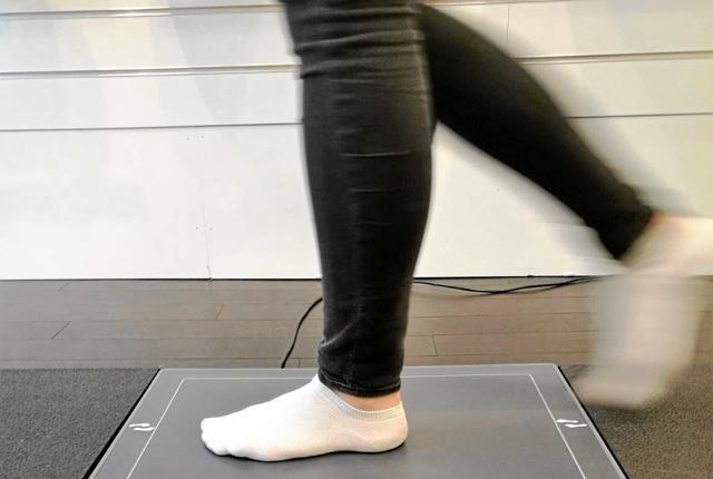 Folk, der døjer med fodsmerter, kan afprøve en ny type fodscanning fredag 16. marts Foto: PR.