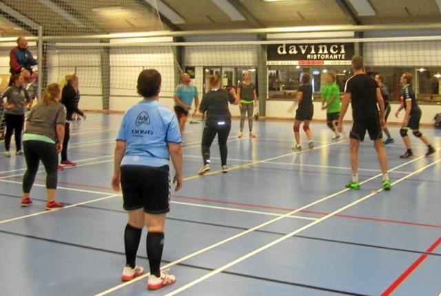 Volleyball Klub Hadsund inviterer til åbent hus i Hadsund hallerne mandag aften 24. september. Foto er fra et motionsvolley stævne sidste sæson. Foto: privat.