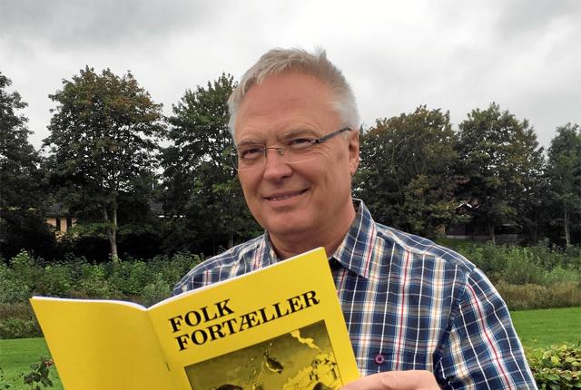 Pensioneret overlærer Jesper Schlünssen ses her med årets udgave af Boldrup Museumsforenings populære årsskrift. Privatfoto
