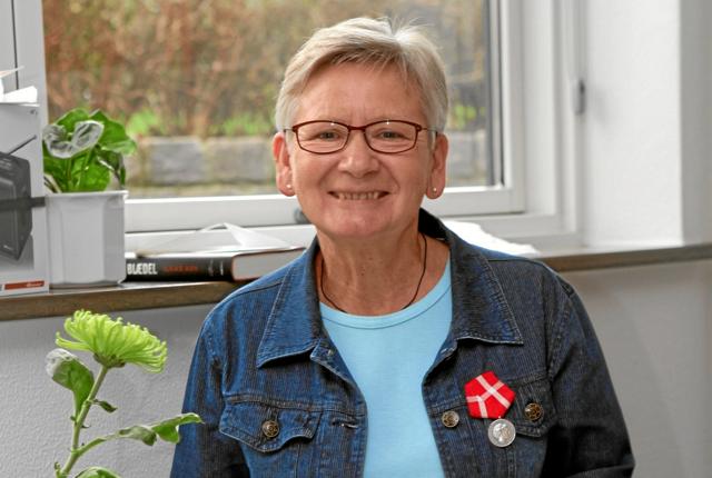 Sekretær hos BDO, Anne Lis Jensen, Hjørring, har netop fået tildelt Hendes Majestæt Dronning Margrethes belønningsmedalje.Privatfoto.