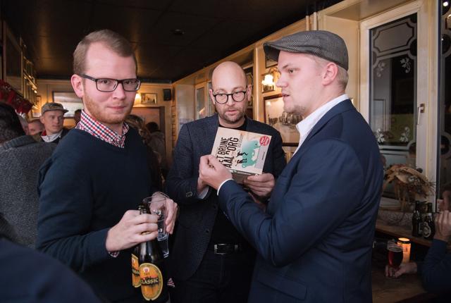 Rasmus Prehn (i midten) og Anders Fuglsang (til højre) har skrevet bogen, som er særdeles populær. Arkivfoto: Hans Ravn