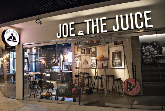 Den nye Joe & The Juice var indtil forleden skjult bag plader - da de kom ned, åbenbarede en næsten fuldt færdig juicebar sig.Foto: Kurt Bering
