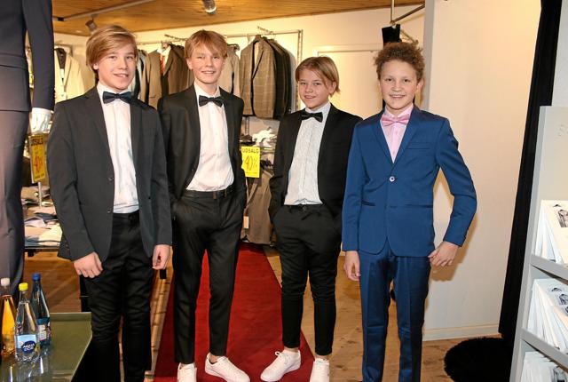 Fire friske drenge, som senere i år bliver konfirmander. Foto: Flemming Dahl Jensen