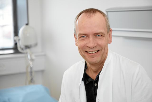 57-årige Poul Erik Jakobsen kommer fra en stilling som ledende overlæge for det endokrinologiske speciale på Aalborg Universitetshospital