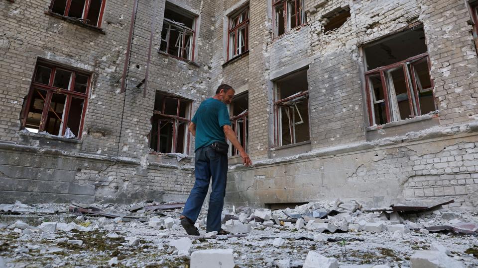 Luhansk blev udsat for store skader, mens russerne kæmpede mod ukrainerne i byen. <i>Alexander Ermochenko/Reuters</i>