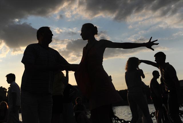 Kom og dans i Jomfru Ane Parken onsdag aften, lyder opfordringen fra Ezatollah Azadi. Foto: Sergei Karpov <i>Ritzau Scanpix</i>