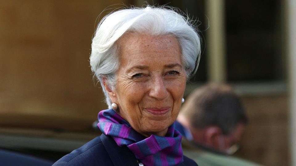 Christine Lagarde, der er præsident for Den Europæiske Centralbank, har sagt, at banken i juli forventer at sætte renterne op. Det sker for at få kontrol over den tårnhøje inflation. Det vil være første gang siden 2011, at renten i eurozonen bliver hævet. (Arkivfoto) <i>Yiannis Kourtoglou/Reuters</i>