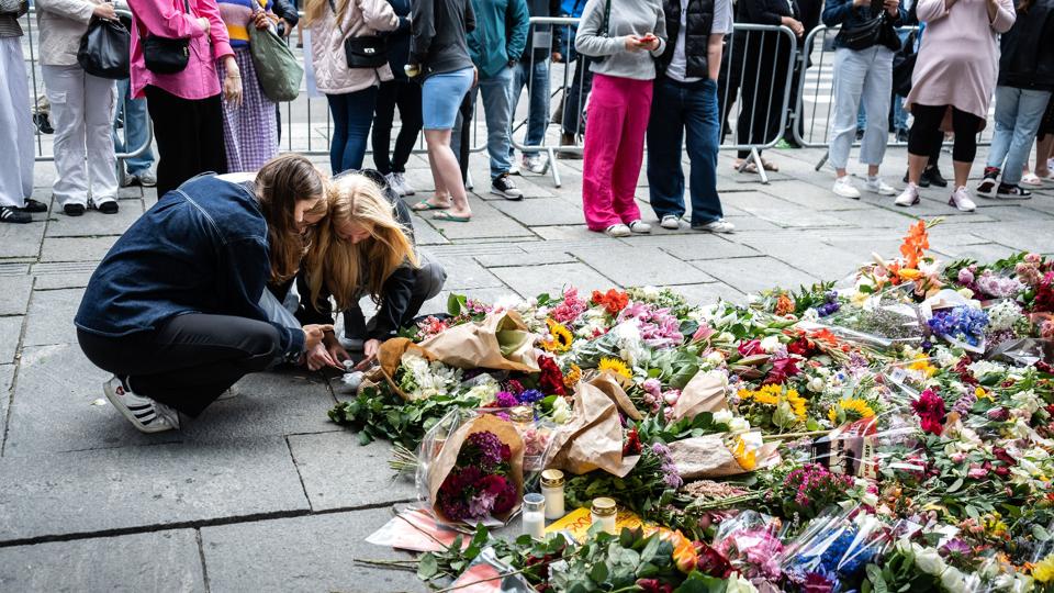 Københavns Kommunes mindehøjtidelighed for ofre for søndagens skyderi ved indkøbscenteret Field's. <i>Emil Helms/Ritzau Scanpix</i>