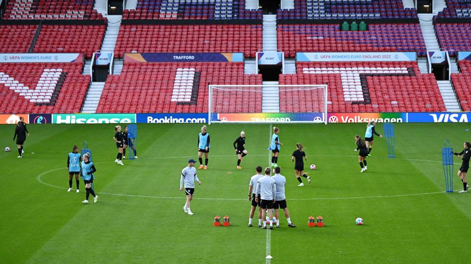 Englands fodboldlandshold trænede tirsdag på Old Trafford inden onsdagens åbningskamp mod Østrig samme sted. <i>Daniel Mihailescu/Ritzau Scanpix</i>