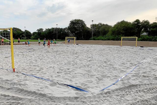 De nye beach handball baner i Ranum klar til kampe. Privatfoto