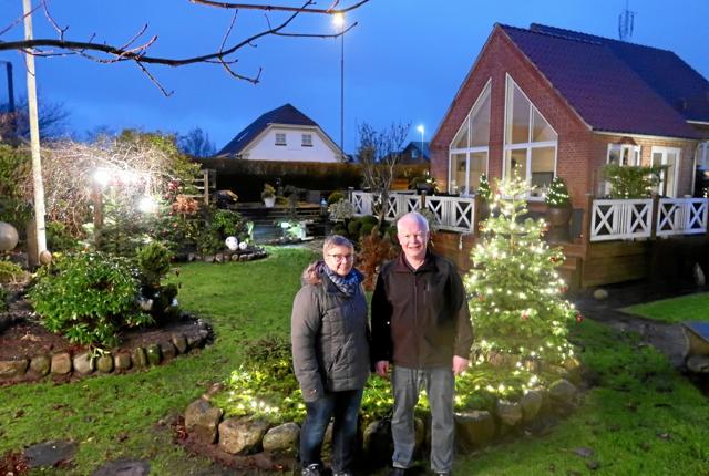 Henriette og Claus Bisgaard Hermansen glæder sig til at byde velkommen i Åben Julehave 4.-5. december. Foto: Ejgil Bodilsen