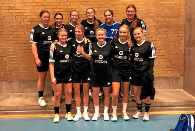 Vesthimmerlands Gymnasiums og HFs håndboldpiger, som nu er blandt de otte bedste gymnasiehold i Danmark. Privatfoto