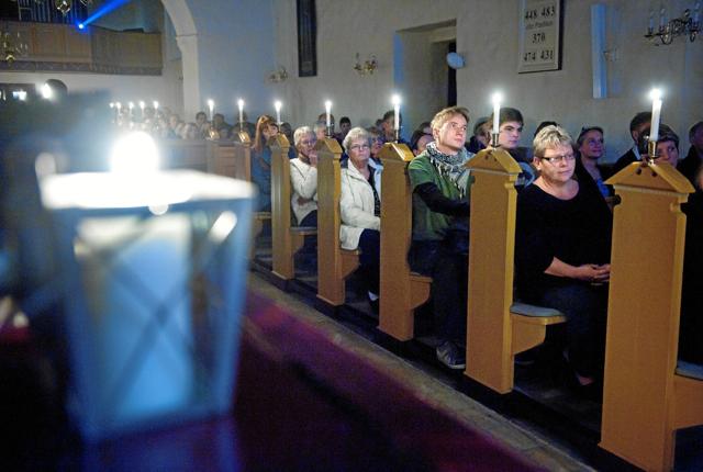 Fredlyset lyser op i Frederikshavn Kirke ved arrangementet 27. november. Arkivfoto