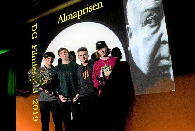 Alma-prisen gik til filmen ”Unknown”. Fra venstre er det Nicolai Fosmark Stallkneckt, Theis Kassow Rasmussen, Lasse Westfall Bruun og Magnus Gabriel Birch Arvidsson. Foto: Dronninglund Gymnasium