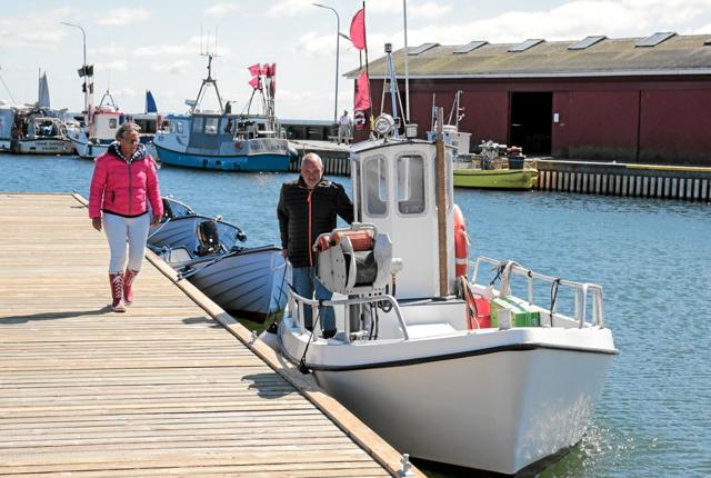 Det er Palle Christensen og Hanne Mie Madsen der har taget initiativet til at starte Havlit bådudlejning i Ålbæk Havn. Foto: Peter Jørgensen